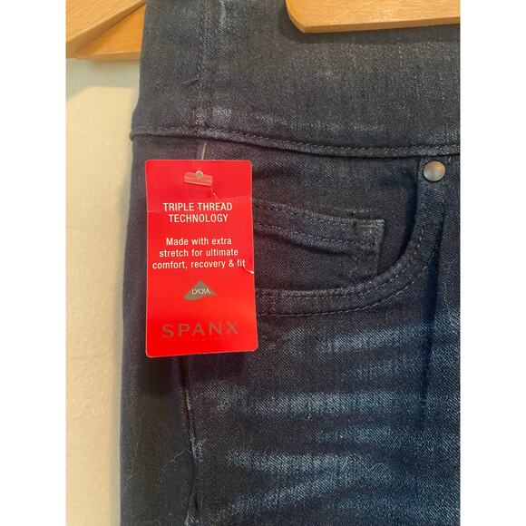 NWT Spanx Signature Straight Dark Wash Jeans Size 28 x31 - Picture 3 of 6